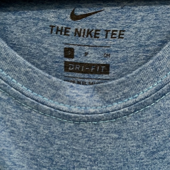 Boys Nike Dri Fit Blue T-shirt - Picture 3 of 4